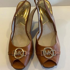 Michael Kors  Wedges size 8 M-MK LOGO in brown